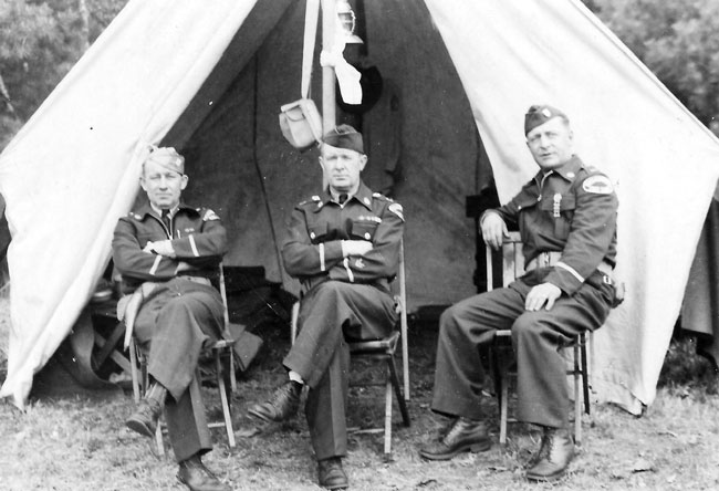 Edward Bouclin WWI - soldiers in front of tent